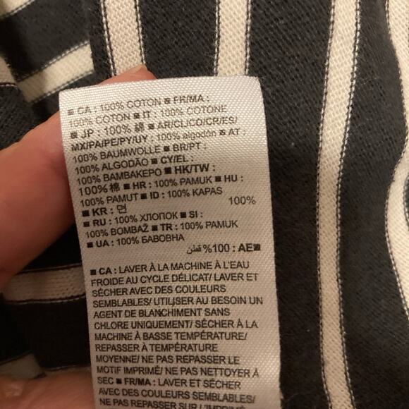 GAP Classic Long Sleeve Black and White Striped Knit Tee/Sweater Size M - Picture 5 of 5